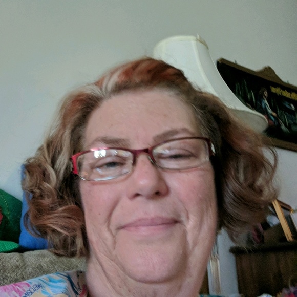 Meet your Posher, Shellie - Picture 1 of 1